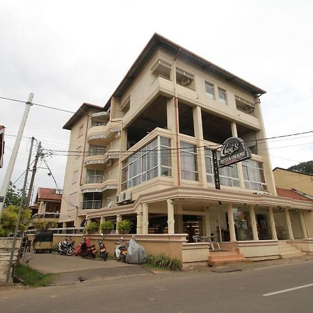 Oyo 317 Choy'S Waterfront Residence Negombo Exterior foto