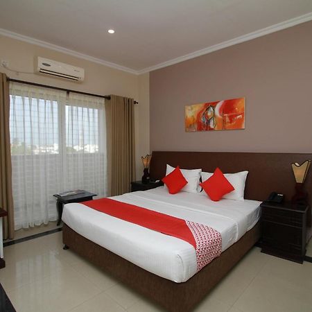 Oyo 317 Choy'S Waterfront Residence Negombo Exterior foto