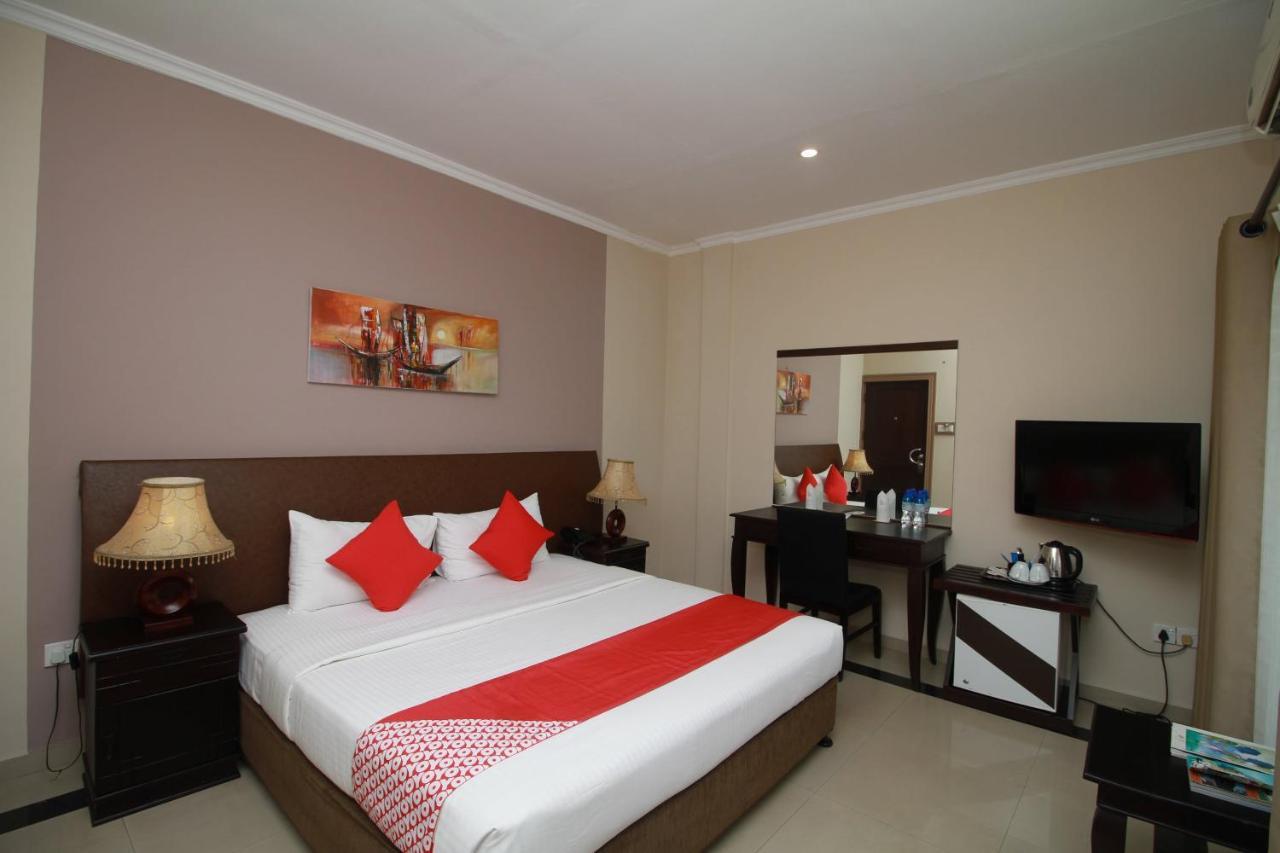 Oyo 317 Choy'S Waterfront Residence Negombo Exterior foto