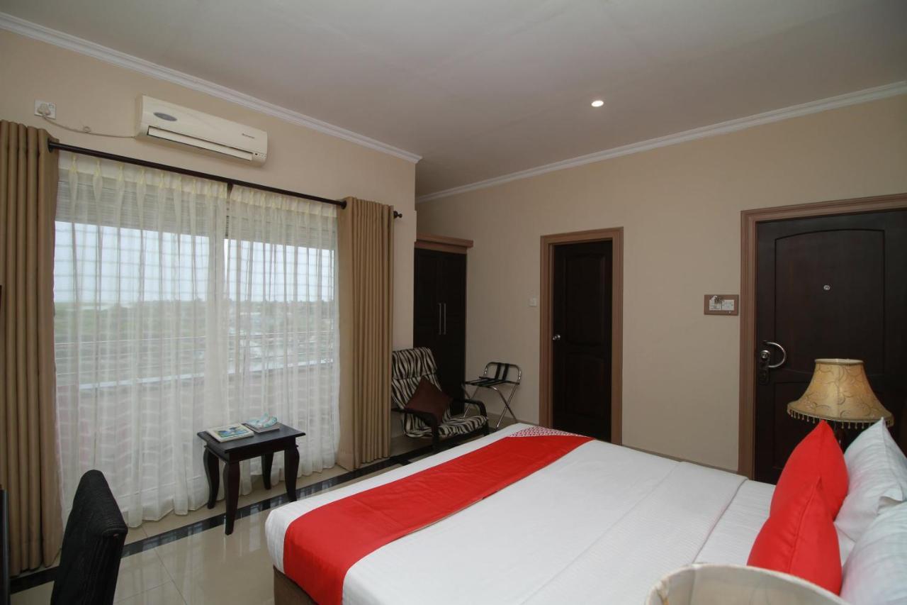 Oyo 317 Choy'S Waterfront Residence Negombo Exterior foto