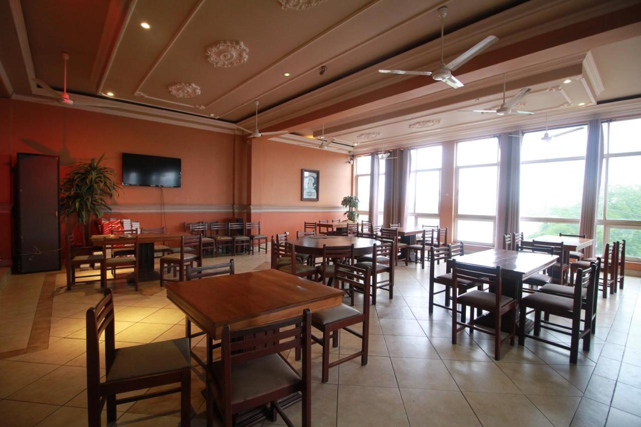 Oyo 317 Choy'S Waterfront Residence Negombo Exterior foto