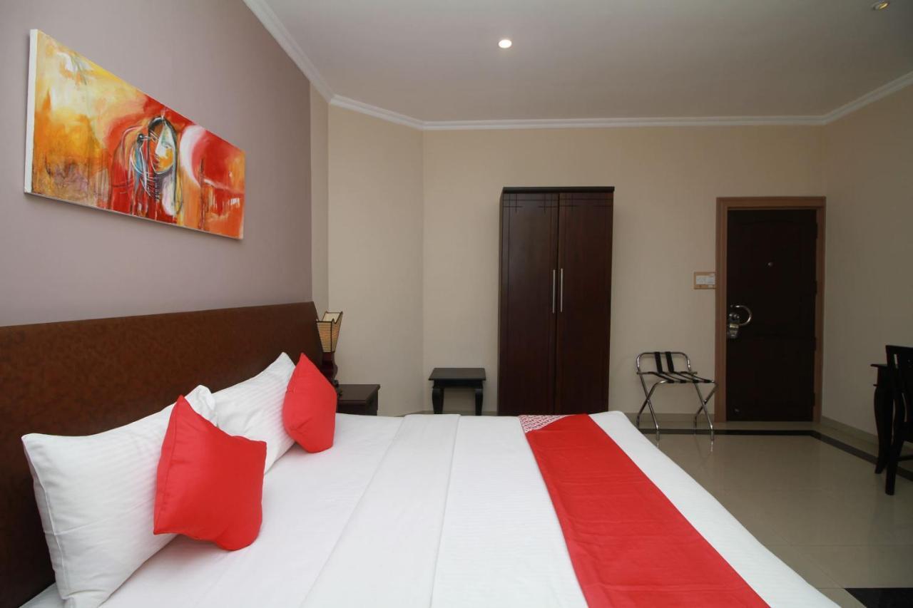 Oyo 317 Choy'S Waterfront Residence Negombo Exterior foto