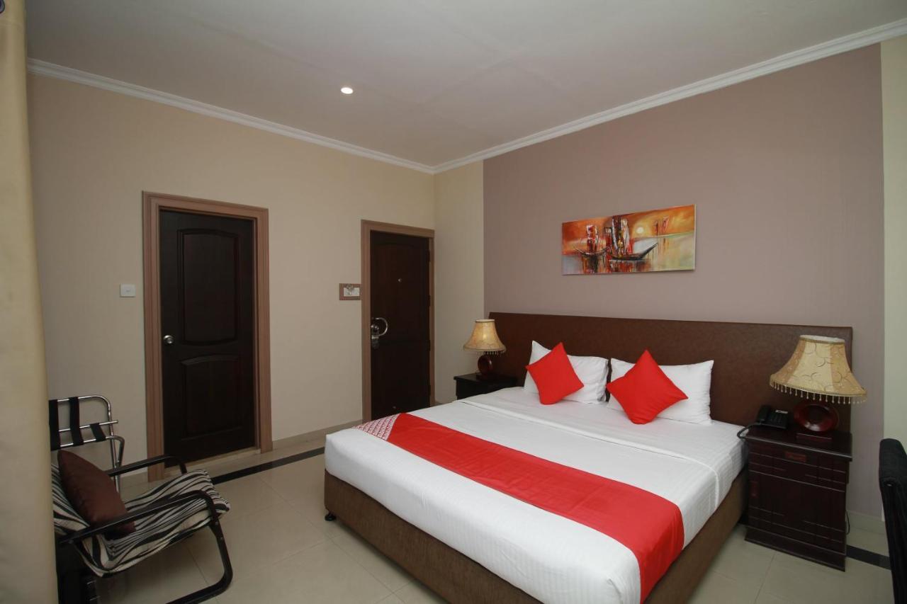 Oyo 317 Choy'S Waterfront Residence Negombo Exterior foto