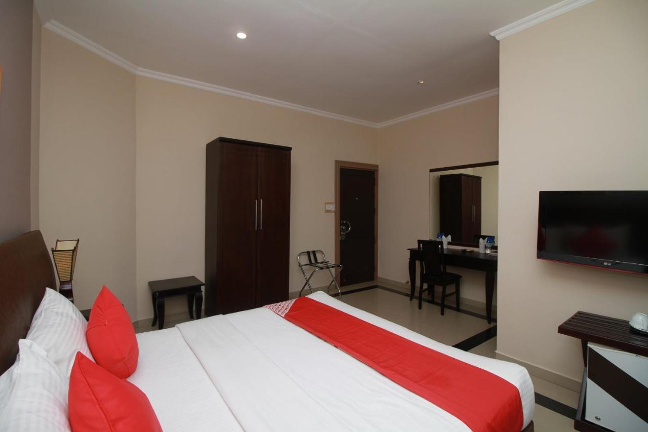 Oyo 317 Choy'S Waterfront Residence Negombo Exterior foto