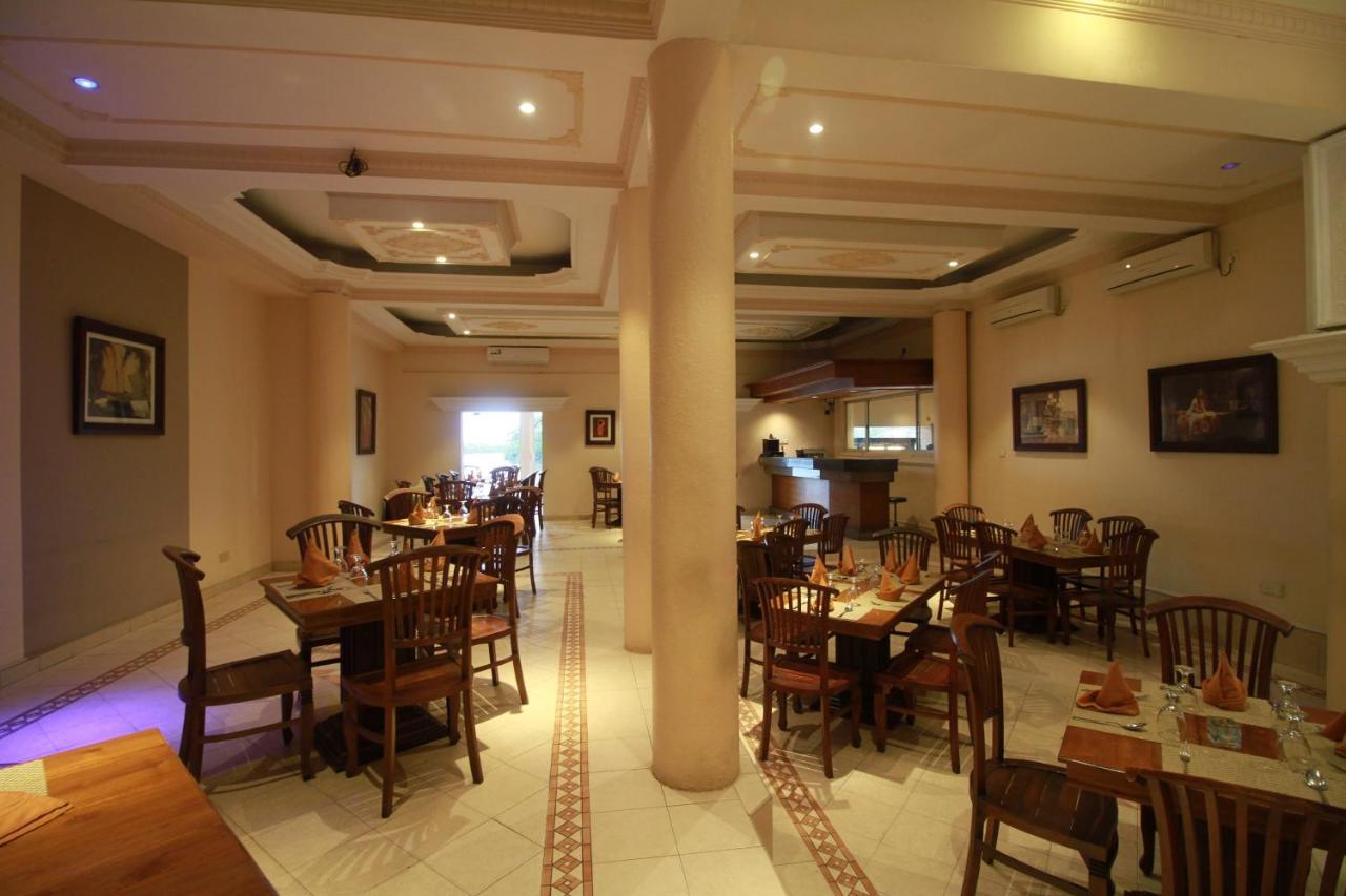 Oyo 317 Choy'S Waterfront Residence Negombo Exterior foto